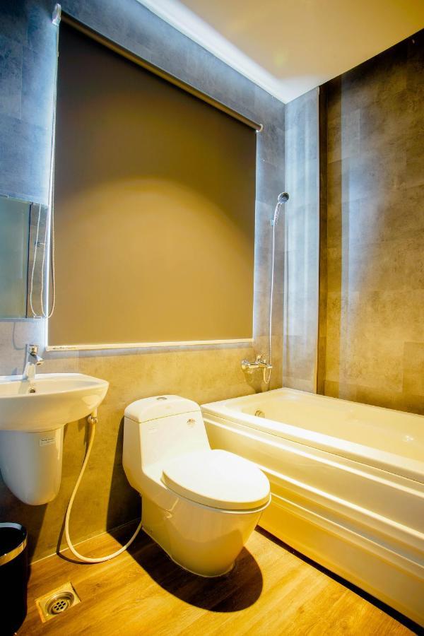 La Hotel Binh Tan Ho Chi Minh-stad Buitenkant foto